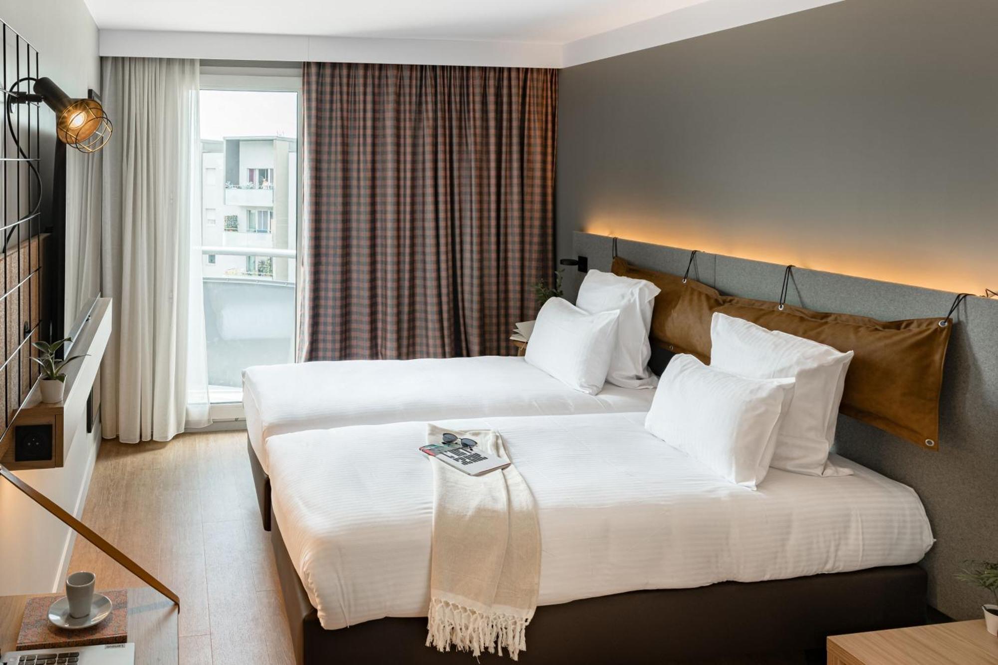 Moxy Annecy Hotel Luaran gambar