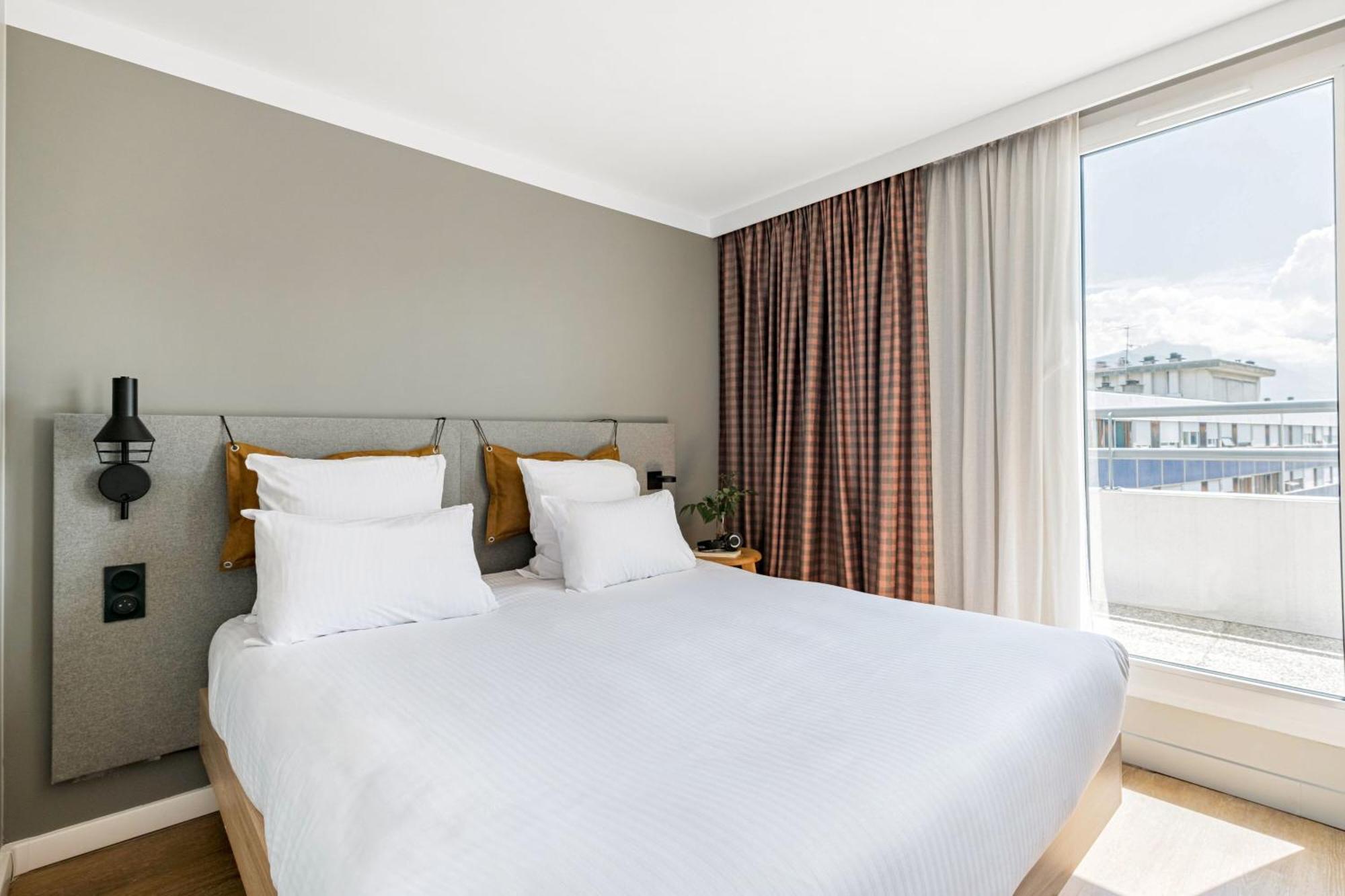 Moxy Annecy Hotel Luaran gambar