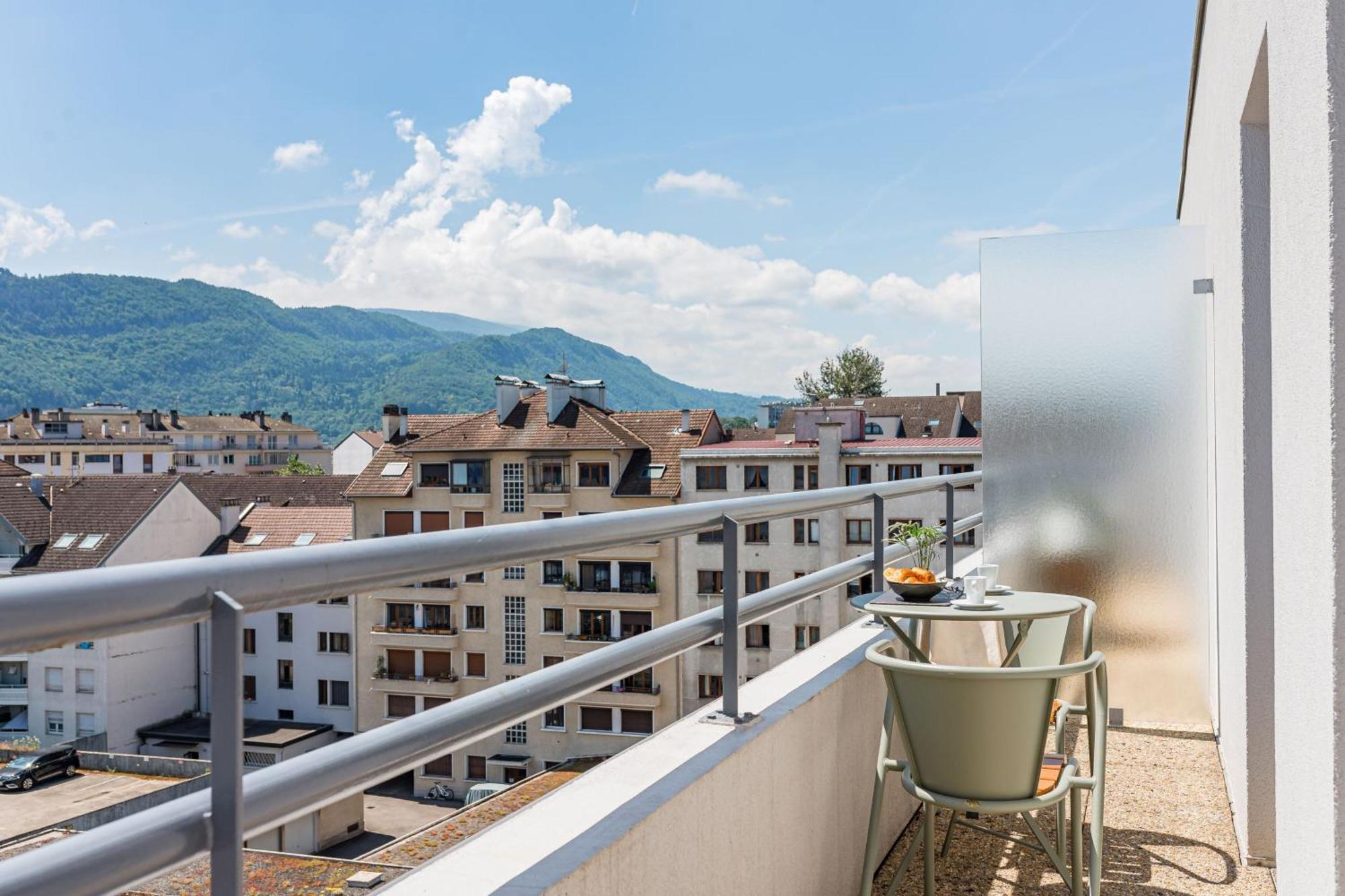 Moxy Annecy Hotel Luaran gambar